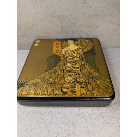 Hand-Painted Russian Lacquer Box – Klimt “Portrait of Adele Bloch-Bauer I” - Picture 2 of 10